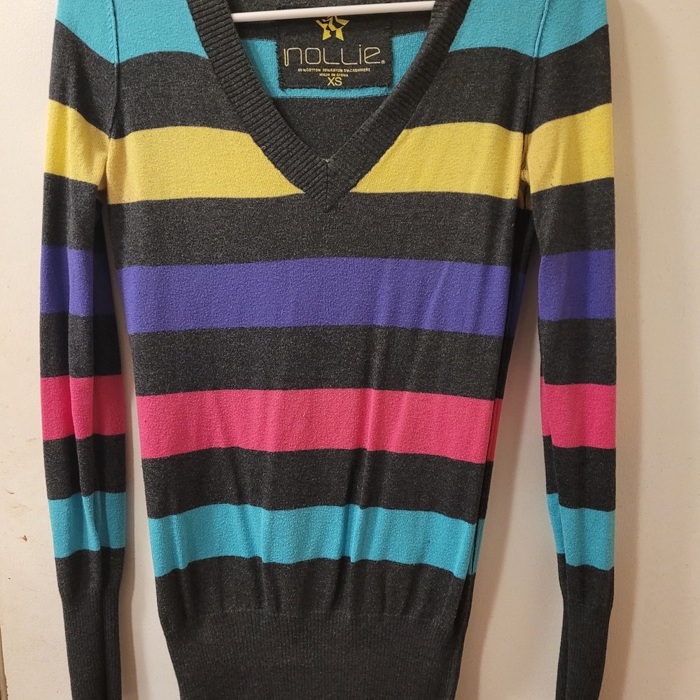 Nollie Women's Striped V-Neck Sweater - Multicolor